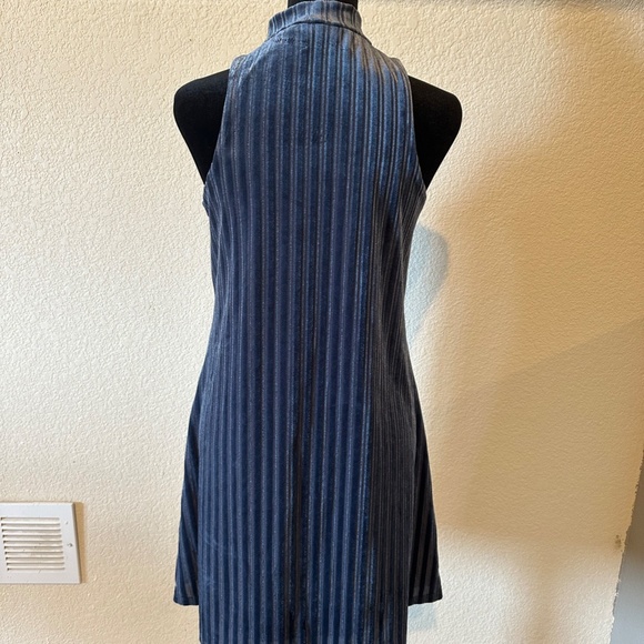 Mudd velvet mock neck navy blue sleeveless dress size small - Picture 2 of 2